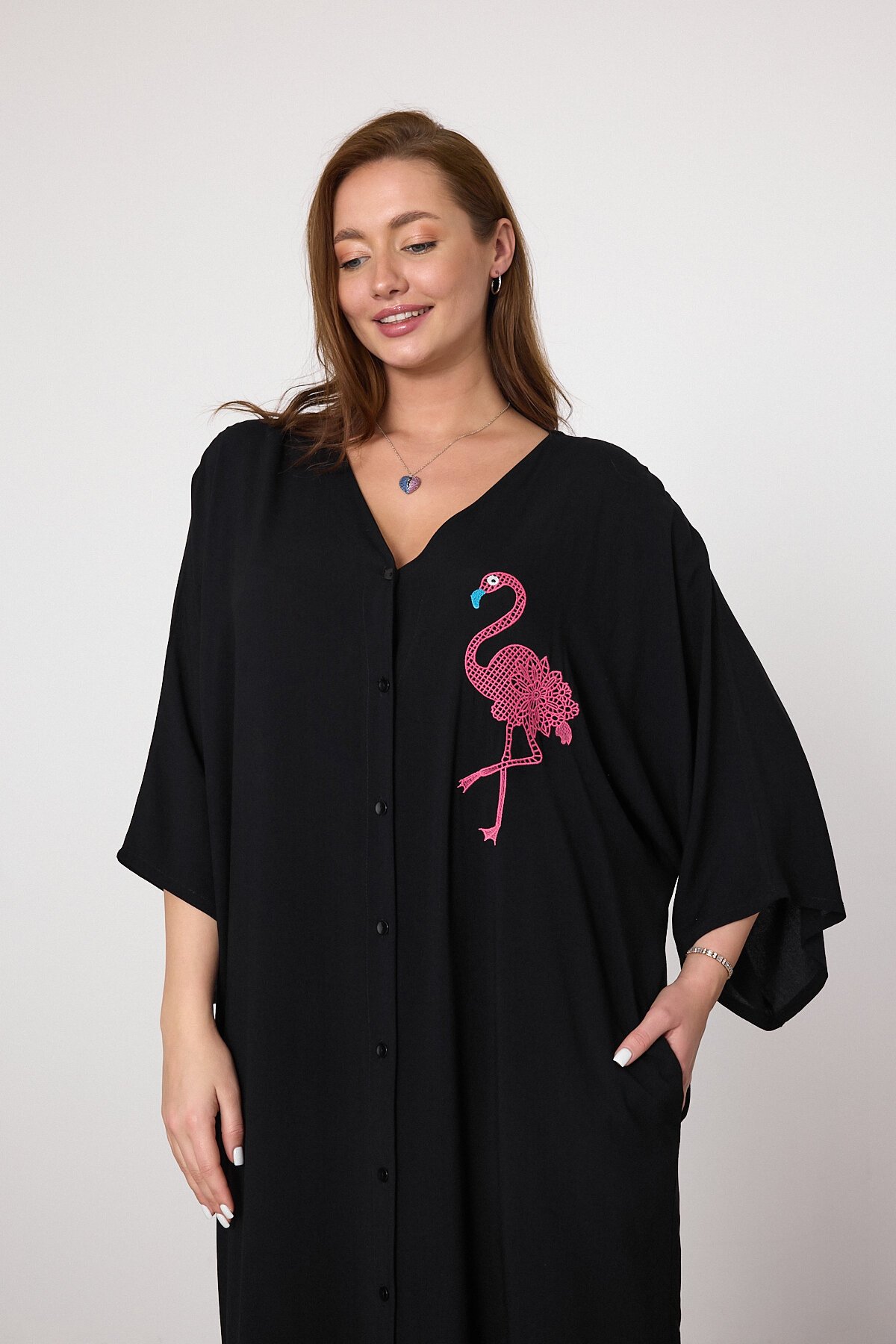 V049 Siyah Kadın V Yaka Flamingo Nakışlı Büyük Beden Gömlek Elbise