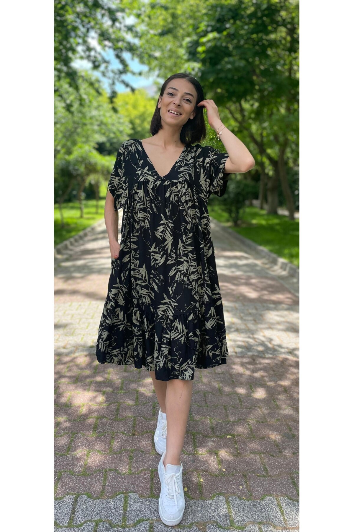V168 V Yaka Desenli Cepli Viskon Elbise