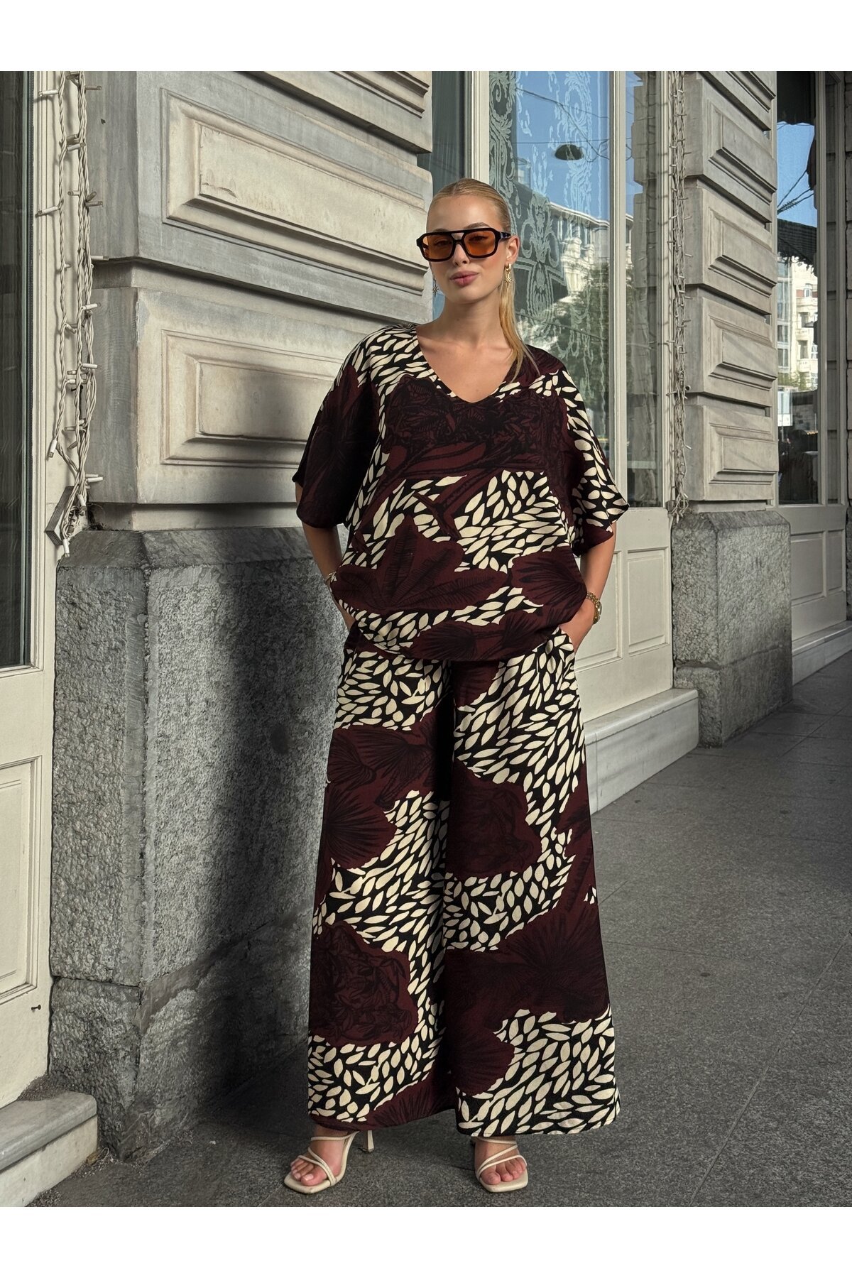 V205 Bordo Floral Desen Kısa Kol Bluz Pantolon Takım