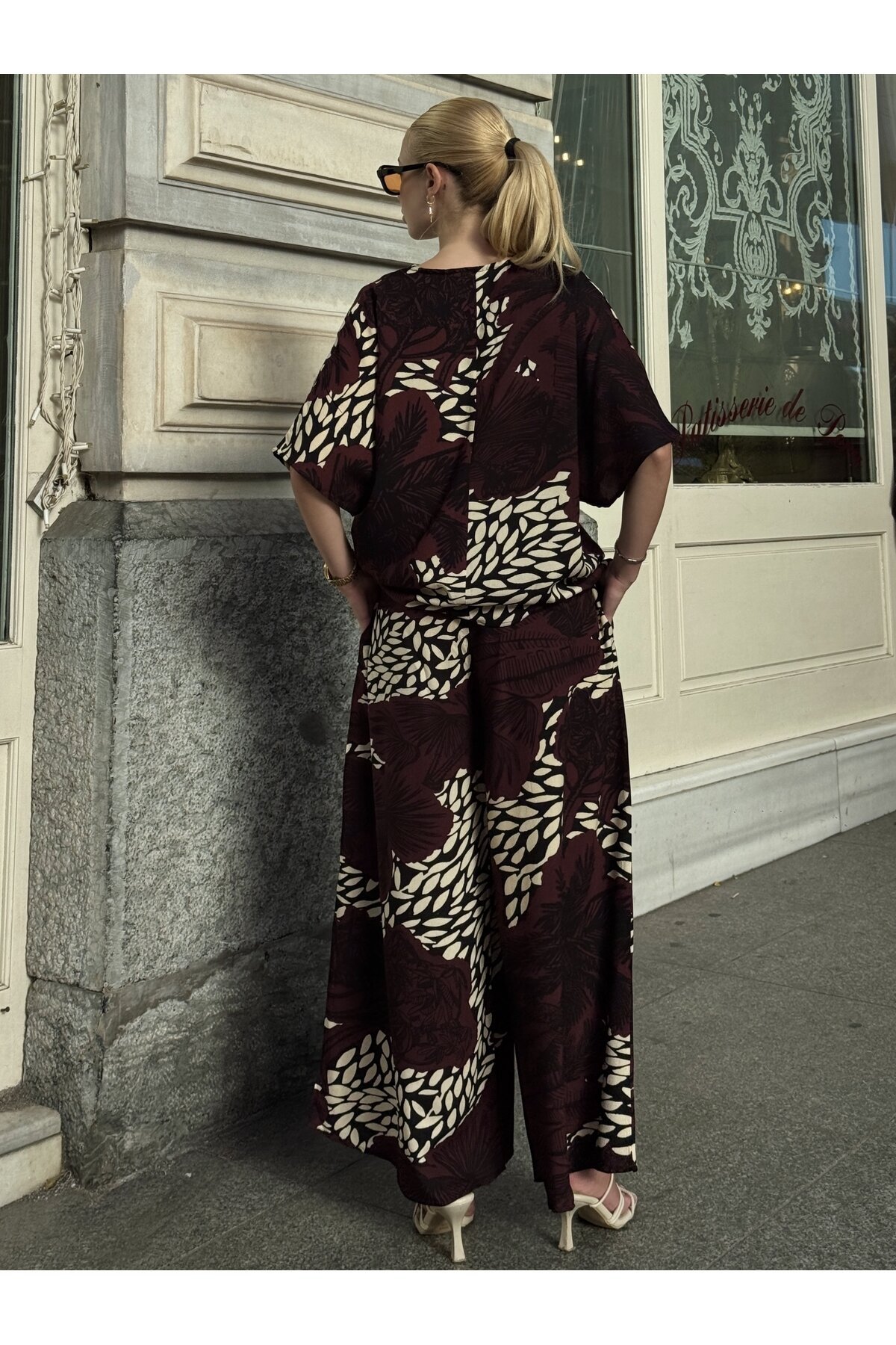 V205 Bordo Floral Desen Kısa Kol Bluz Pantolon Takım