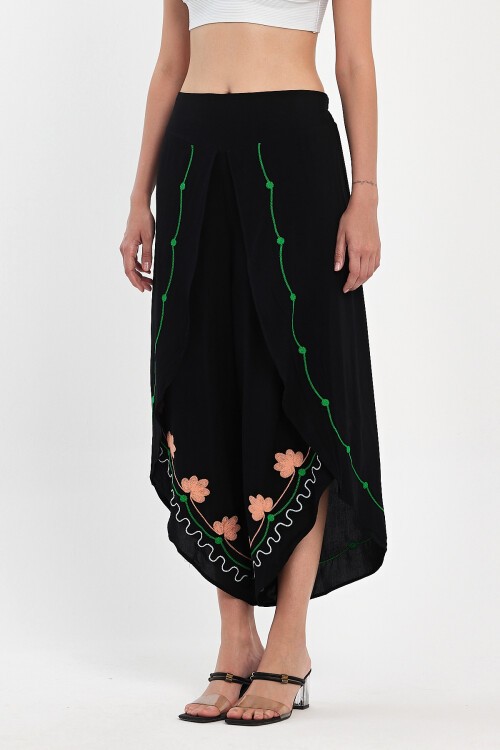 1003 Siyah Etnik Nakışlı Asimetrik Pantolon