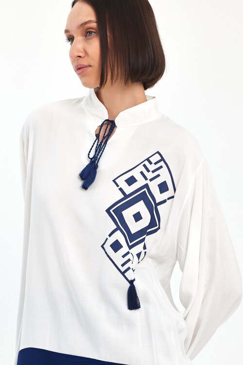 1021 Beyaz Lacivert Etnik Desenli Hakim Yaka Viskon Takım