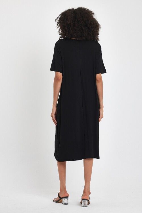 1025 Siyah Beyaz Etnik Nakışlı Penye Viskon Elbise