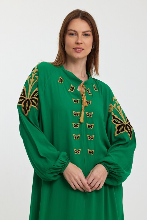 1026 Yeşil Kelebek Nakışlı Hakim Yaka Viskon Elbise