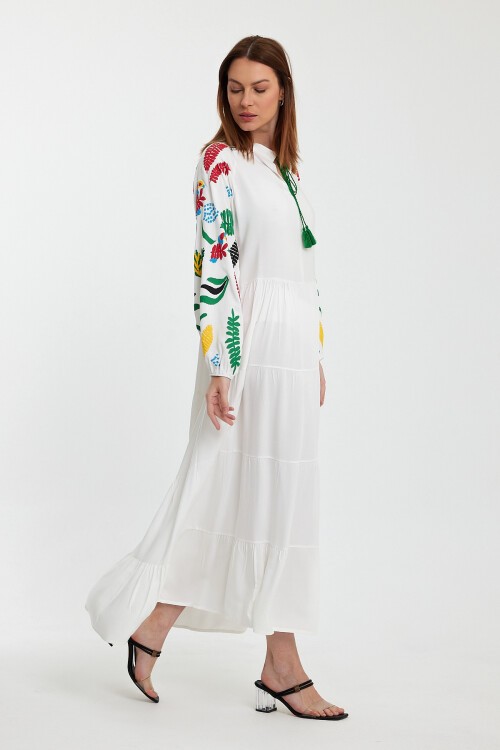 1027 Kadın Kolları Baskı Detaylı Yaka Bağcıklı Uzun Tesettür Elbise