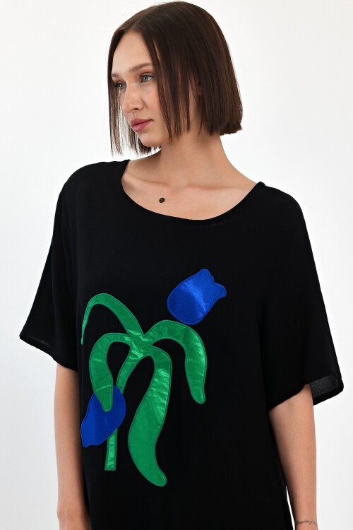 1041 Kadın Bisiklet Yaka Kısa Kol Aplike Nakışlı Uzun Elbise