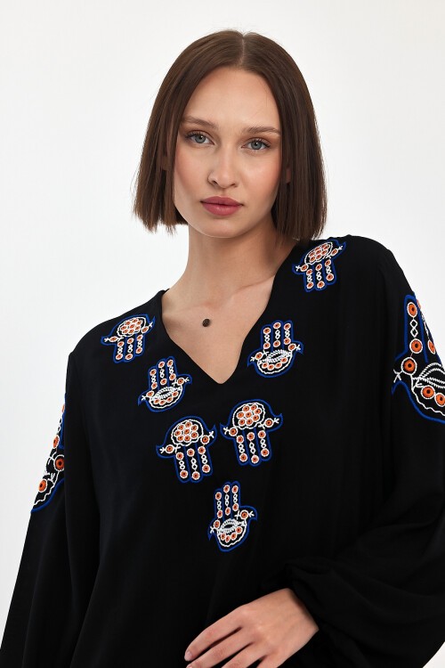 1044 Siyah Kadın V Yaka Nakış Detaylı Balon Kol Uzun Viskon Elbise