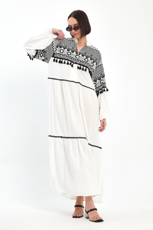 1065 Beyaz Kadın Bisiklet Yaka Bağcıklı Nakış Detaylı Balon Kol Uzun Elbise