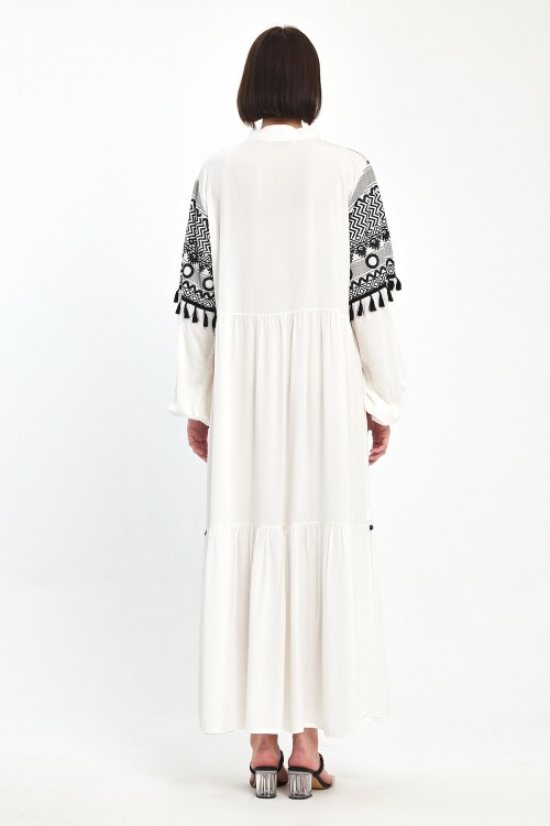 1065 Beyaz Kadın Bisiklet Yaka Bağcıklı Nakış Detaylı Balon Kol Uzun Elbise