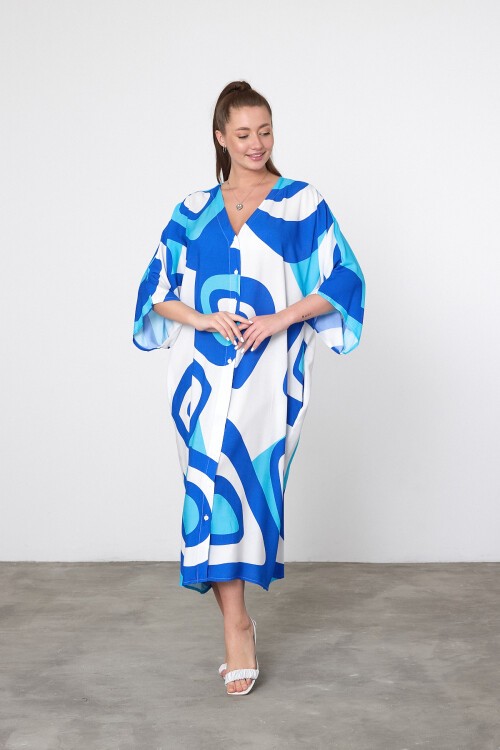 905 Beyaz Mavi Nazar Boncuğu Temalı Büyük Beden Gömlek Elbise