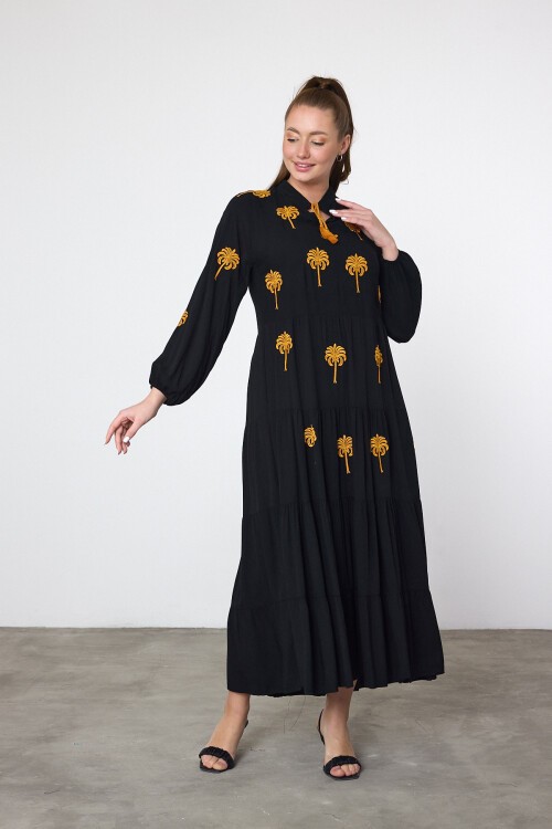 925 Siyah Kadın Bisiklet Yaka Bağcıklı Aplike Detaylı Uzun Viskon Elbise