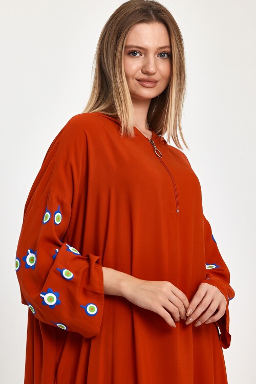 981 Kiremit Nazar Boncuk Baskılı Kapüşonlu Yarım Fermuarlı Viskon Elbise