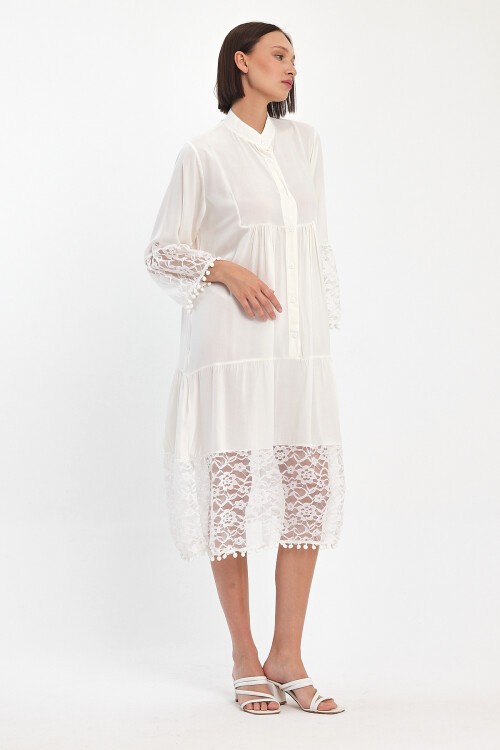 983 Beyaz Hakim Yaka Düğmeli Tül Detaylı Viskon Elbise