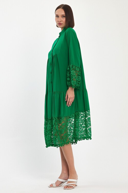 983 Yeşil Hakim Yaka Düğmeli Tül Detaylı Viskon Elbise