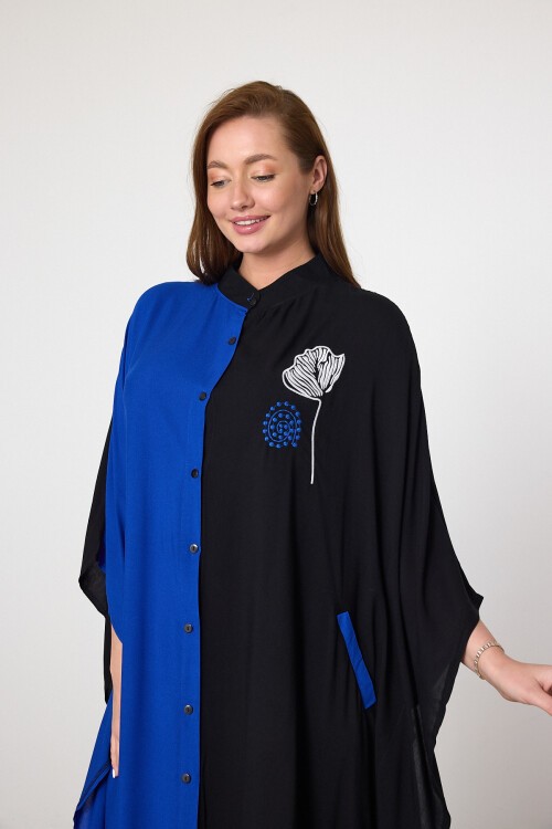 993 Siyah Saks Mavi Çiçek Nakışlı Büyük Beden Gömlek Elbise