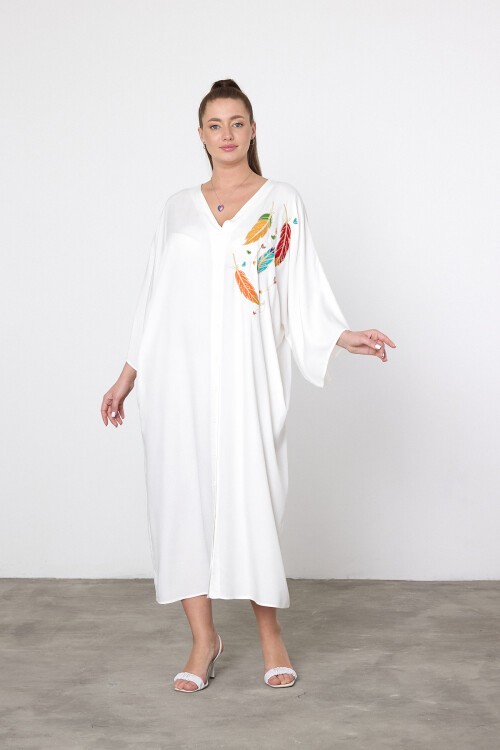 V042 Kadın V Yaka Yaprak Nakış Detaylı Büyük Beden Gömlek Elbise