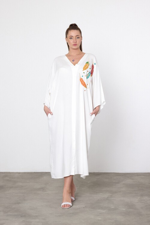 V042 Kadın V Yaka Yaprak Nakış Detaylı Büyük Beden Gömlek Elbise