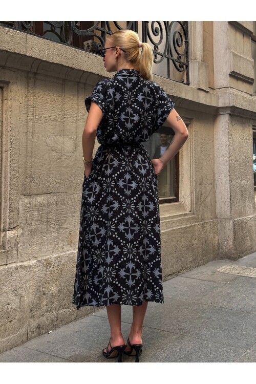 V083 Siyah Desenli Kuşak Detaylı Gömlek Elbise