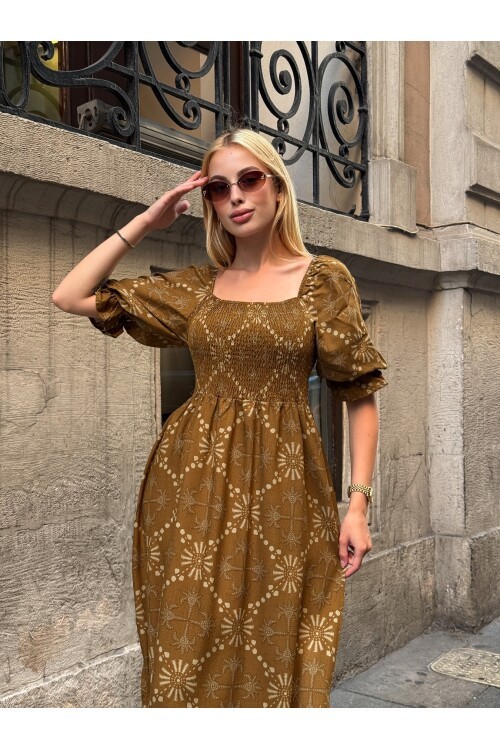 V095 Kadın Kare Yaka Gipeli Desenli Viskon Elbise