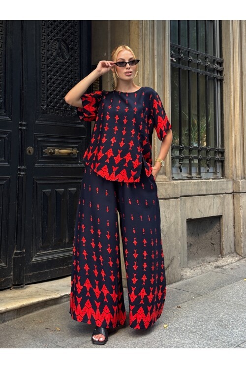 V201 Lacivert Kırmızı Balık Desenli Kısa Kol Bluz Pantolon Takım