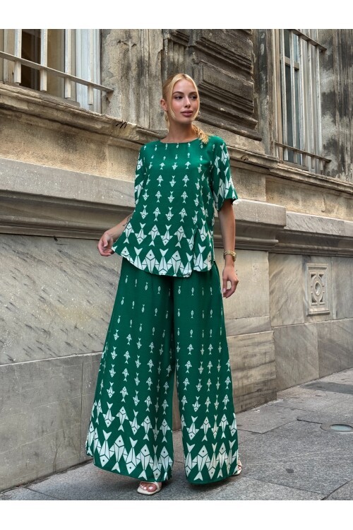 V201 Zümrüt Yeşil Balık Desenli Kısa Kol Bluz Pantolon Takım