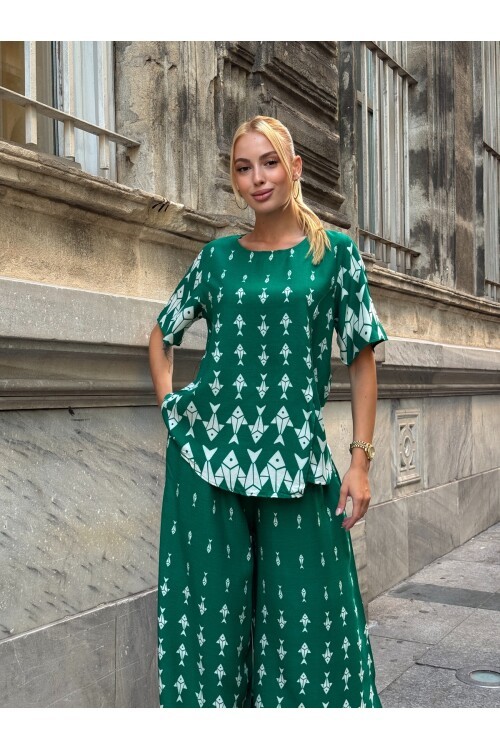 V201 Zümrüt Yeşil Balık Desenli Kısa Kol Bluz Pantolon Takım