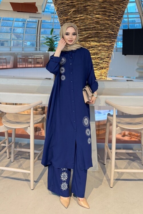 V273 Lacivert Gümüş Yuvarlak Nakışlı Viskon Takım