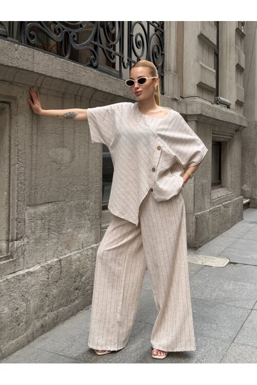 v427 Siyah Çizgili Yandan Düğmeli Keten Takım