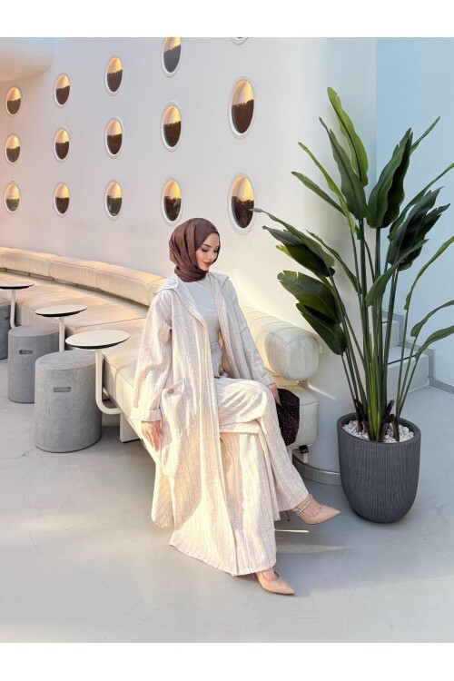 V428 Kahve Çizgili Kapuşonlu Keten Takım