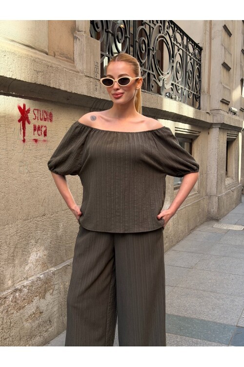 V429 Haki Madonna Yaka Tarak Boşluğu Takım