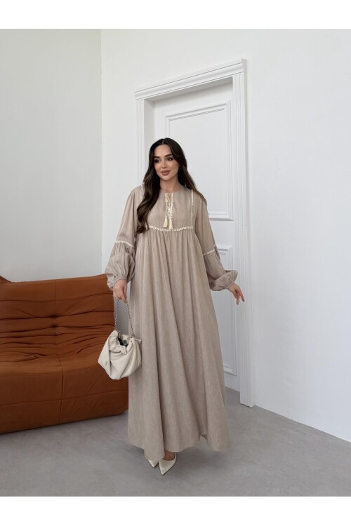 V293 Krem Şerit Ponponlu Tensel Elbise