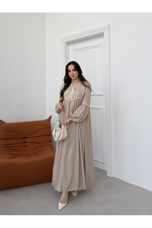 V293 Krem Şerit Ponponlu Tensel Elbise