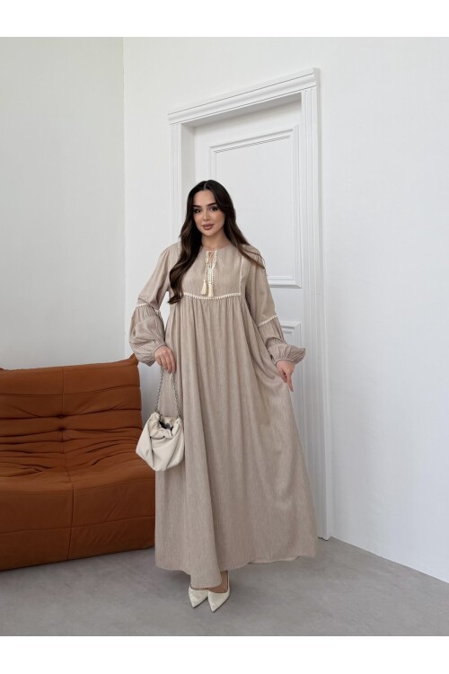 V293 Krem Şerit Ponponlu Tensel Elbise