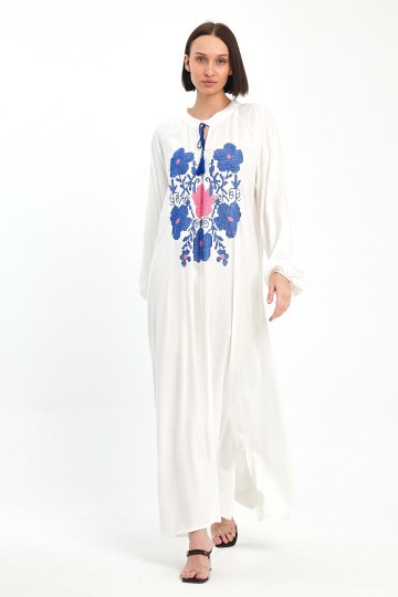 1036 Kadın Yaka Bağcıklı Çiçek Nakış Detaylı Balon Kol Uzun Elbise