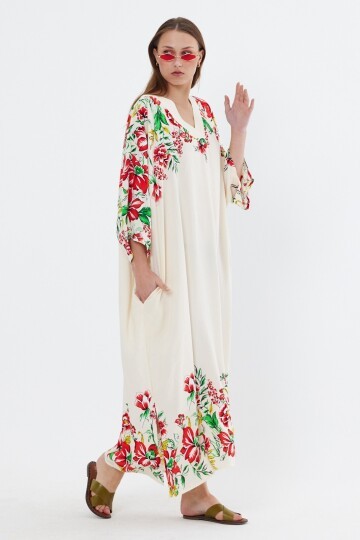 3062 Ekru Floral Baskı Cep Detaylı Büyük Beden Elbise