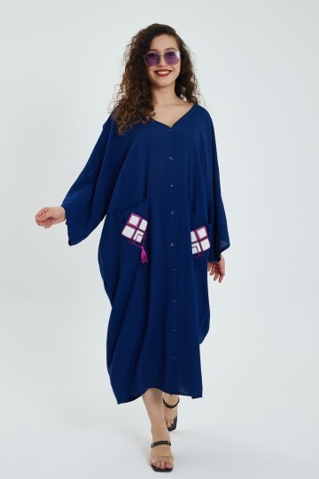 938 Lacivert Kol Dekolte Sırt Nakış Detay Büyük Beden Elbise