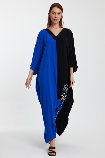 958 Siyah Mavi V Yaka Büyük Beden Nakış Detaylı Uzun Viskon Elbise