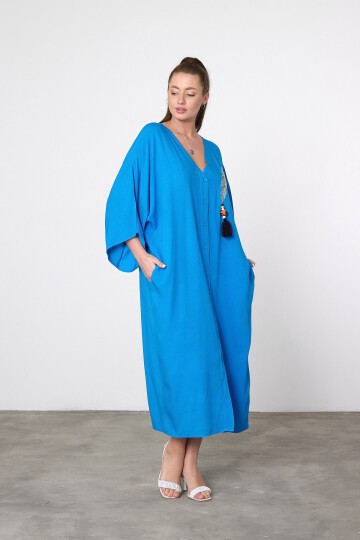 V039 Mavi Kuş Tüyü Nakış Püskül Detaylı Büyük Beden Gömlek Elbise