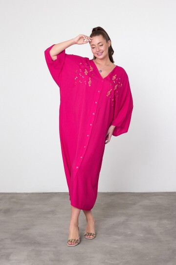 V040 Fuşya Kadın V Yaka Mini Nota Nakışlı Büyük Beden Gömlek Elbise