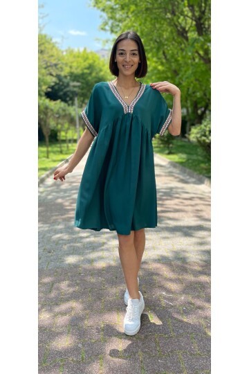 V072 Kadın V Yaka Brodeli Kısa Viskon Elbise