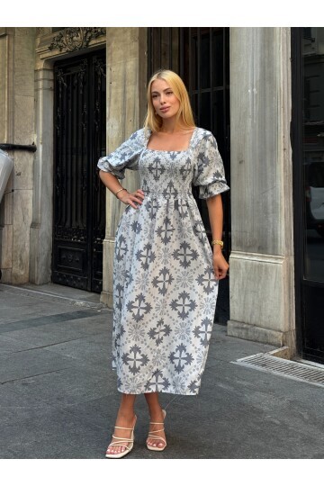 V095 Kadın Kare Yaka Gipeli Desenli Viskon Elbise