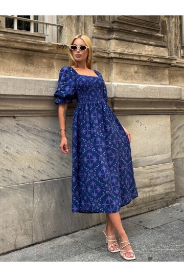 V095 Kadın Kare Yaka Gipeli Desenli Viskon Elbise