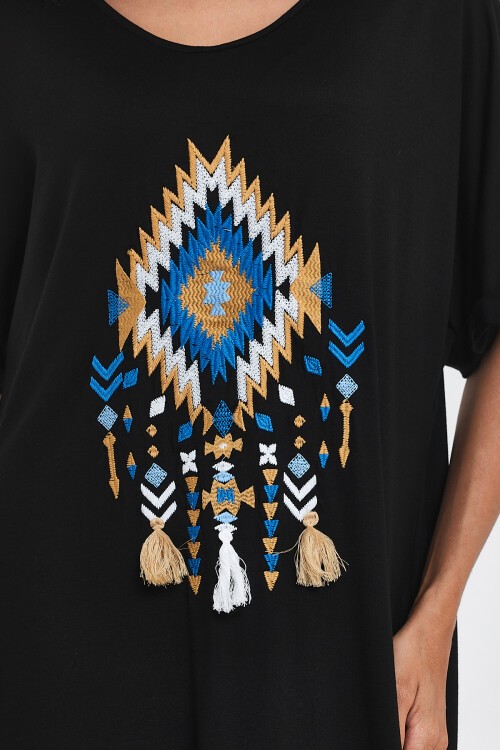 1024 Beyaz Mavi Nakış Detaylı Penye Viskon Elbise