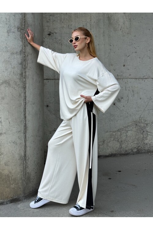 V230 Beyaz Şeritli Oysho Takım