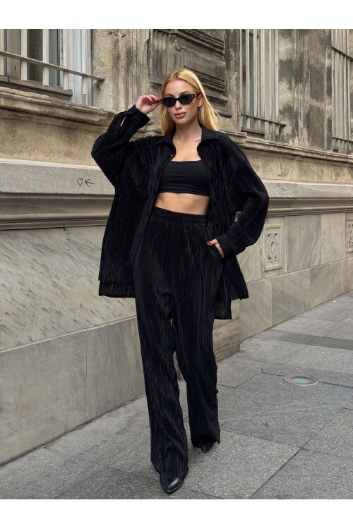 V236 Siyah Pileli Takım