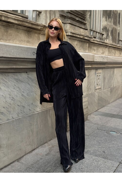 V236 Siyah Pileli Takım