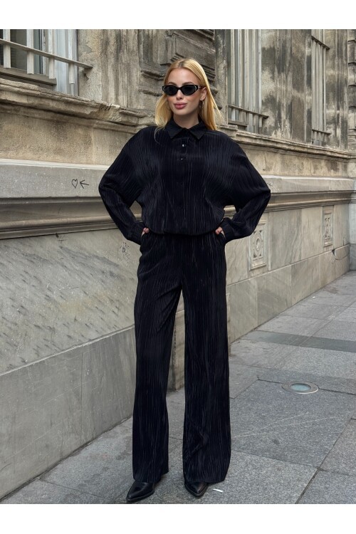 V236 Siyah Pileli Takım