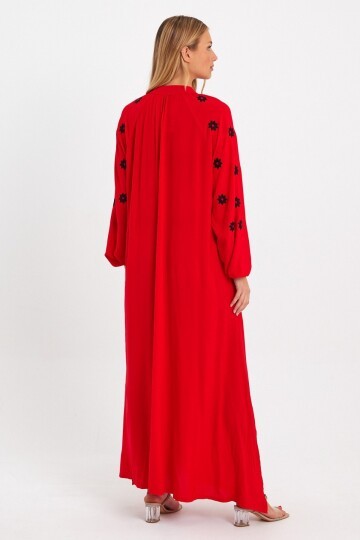 8182 Kırmızı Çiçek Nakışlı Elbise